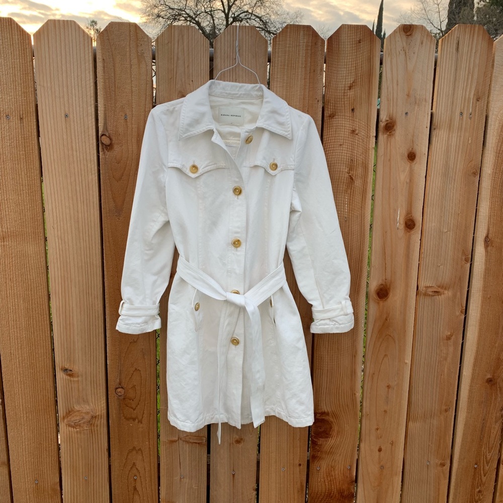 Banana Republic White Trench Coat with Belt